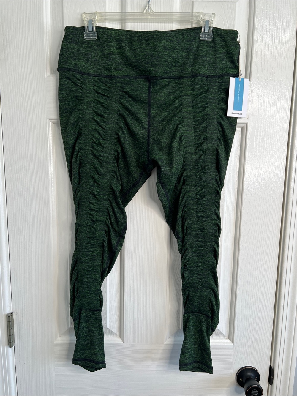 NWT Sweetflexx green & black resistance band leggings size 14